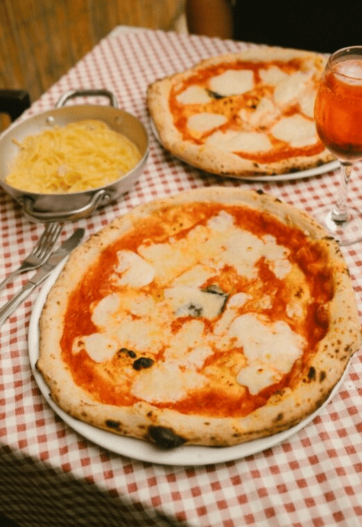 un pizza alléchante italienne, dans un restaurant